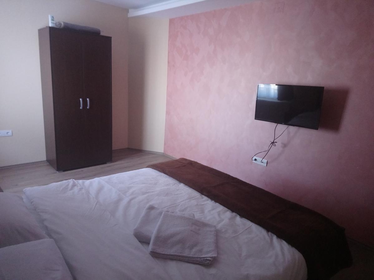 Albergue Prenociste Hrast Paraćin Exterior foto
