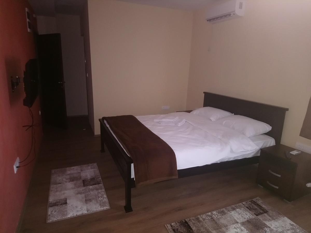 Albergue Prenociste Hrast Paraćin Exterior foto