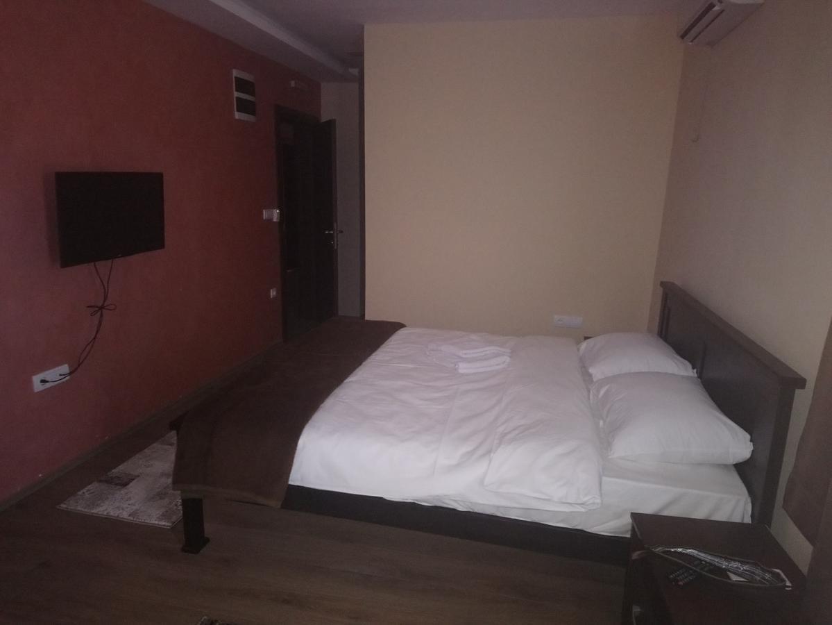 Albergue Prenociste Hrast Paraćin Exterior foto