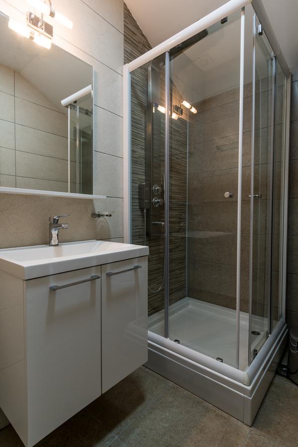 Albergue Prenociste Hrast Paraćin Exterior foto